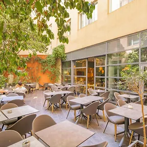 4* فندق أجنحة نوفوتيل Centre
